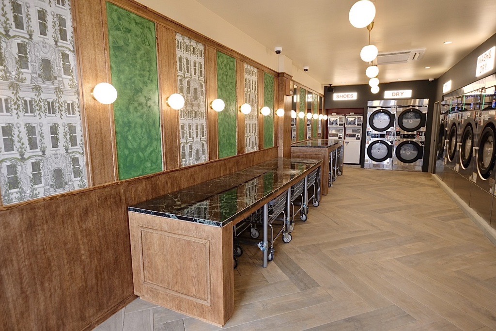 高砂店 外観写真