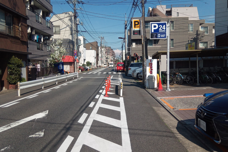 奥沢店 店舗前道路